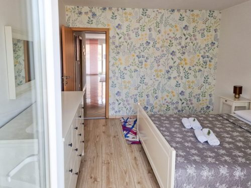 lilly zambratija bedroom