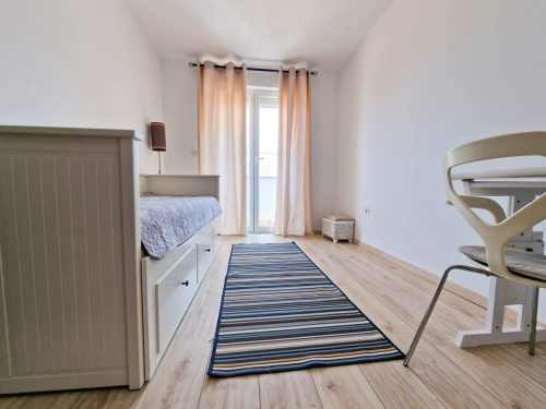 lilly zambratija bedroom