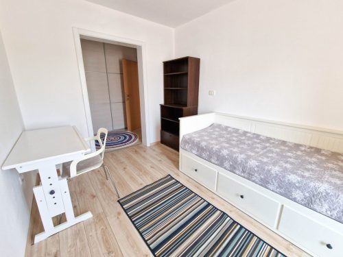 lilly zambratija bedroom